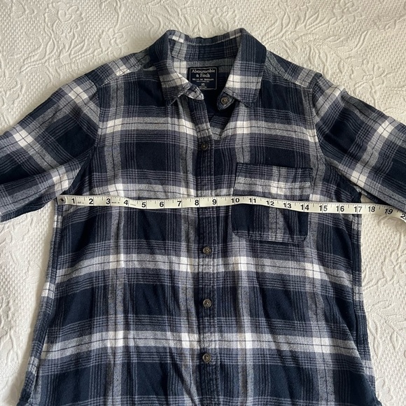 Womens Abercrombie and Fitch Navy Plaid Shirt - Picture 4 of 5